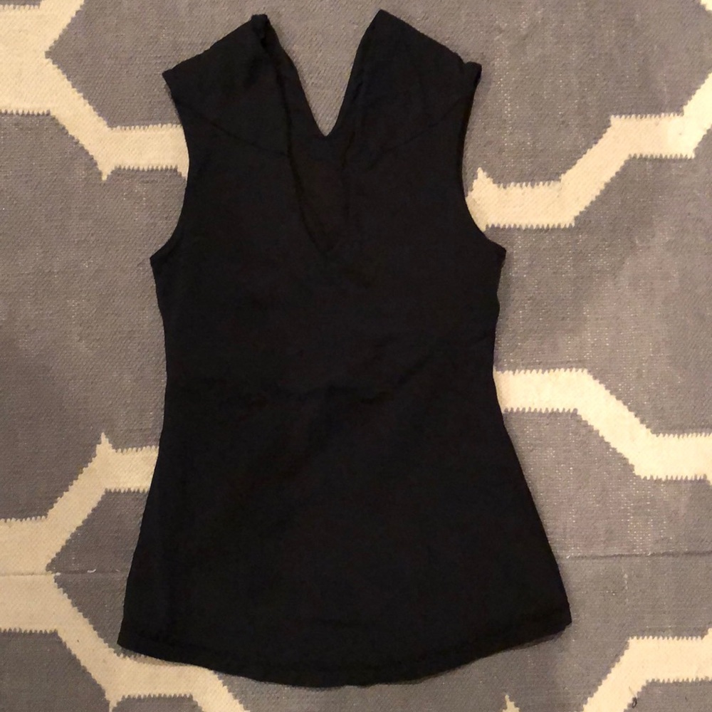 Black Lulu Lemon top
